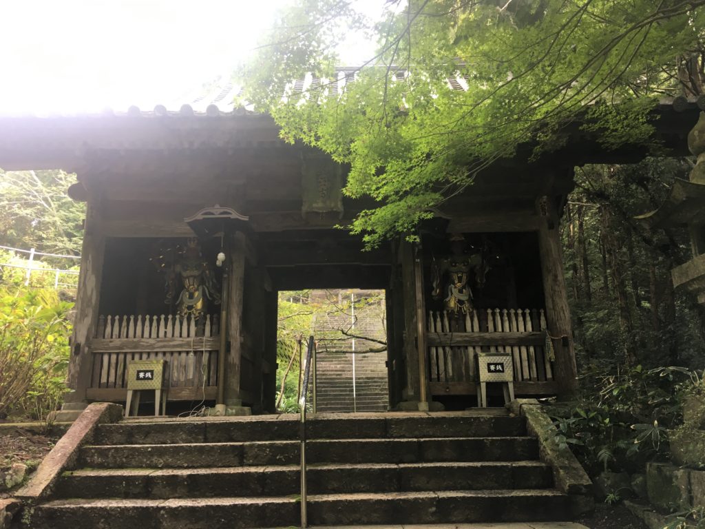 Gate to temple 8