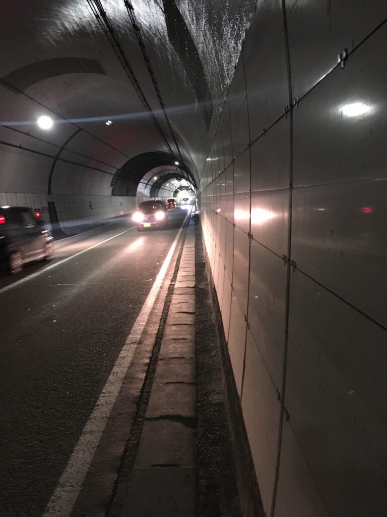 De spookachtige tunnel